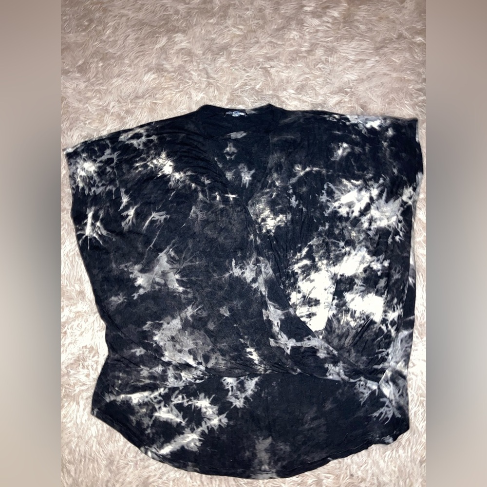 Fashion Nova Black and White Tie-Dye Top